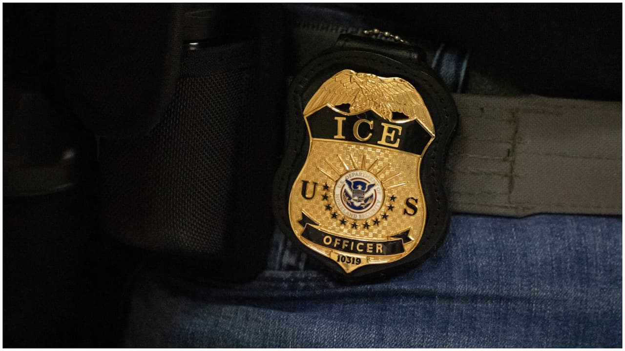 Residencias permanentes para cubanos caen un 99% mientras las detenciones suben un 460%