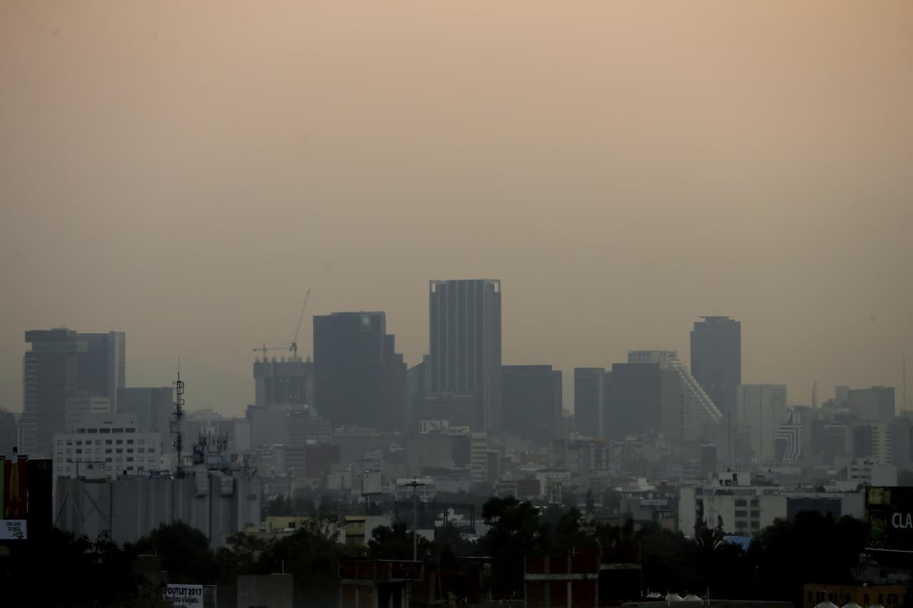 Vista general de la contaminación en Ciudad de México, miércoles 17 de mayo de 2017