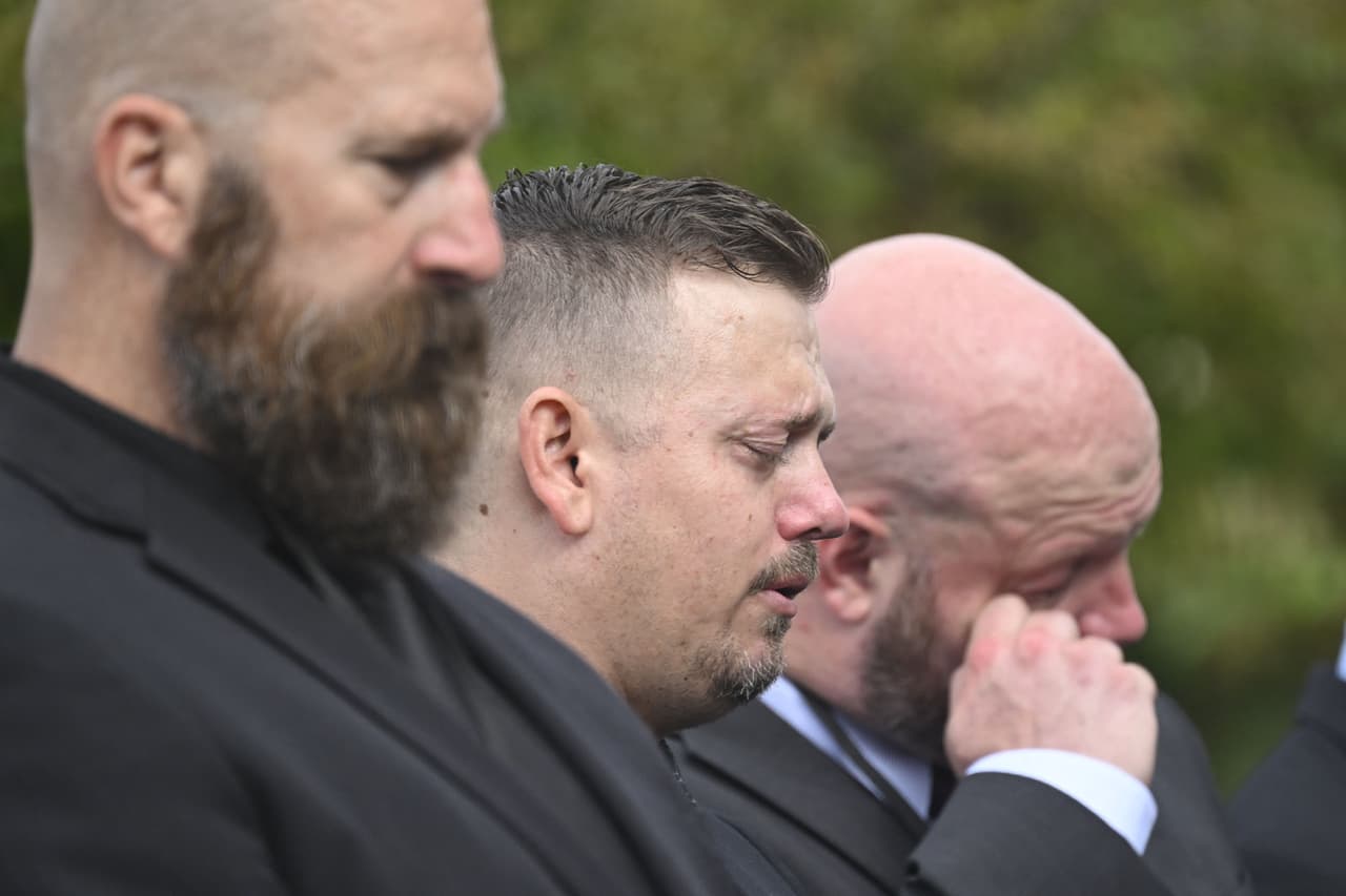 Entre compañeros de trabajo y familiares, el dolor sigue tan presente como aquella fatídica mañana.