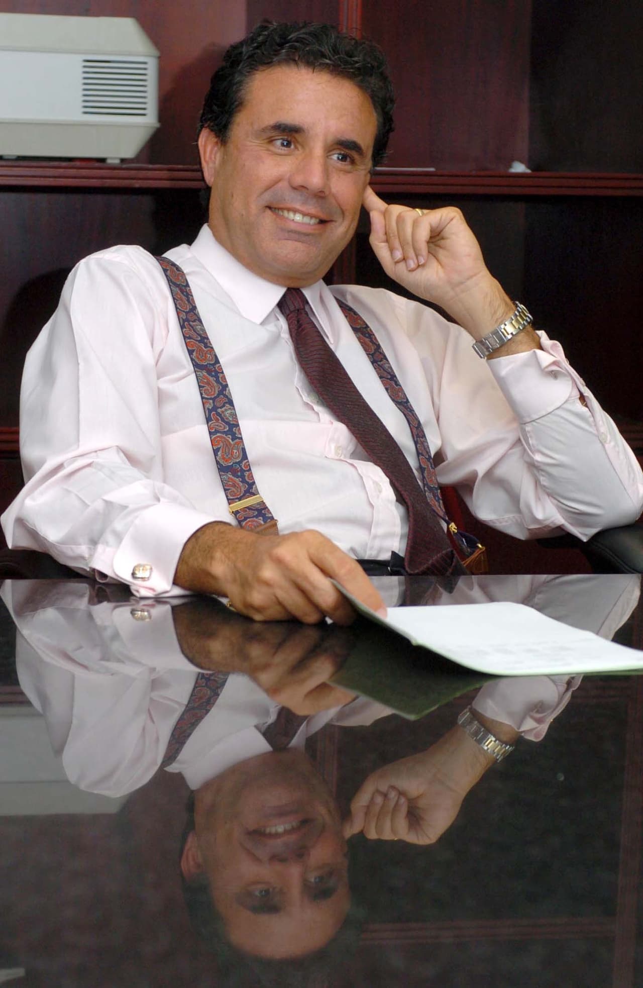 Carlos ‘Topy’ Mamery falleció en el 2014, tras sufrir un infarto, pero en el 2007 había sido demandado por abuso sexual de su hijastra, la cantante puertorriqueña Noelia.