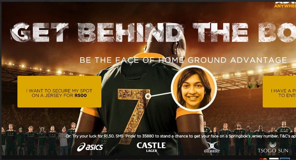 Al comienzo, los jóvenes participantes en la sesión de fotos firmaron un formulario de consentimiento. "Pensé que era para darle permiso para usar las fotos para su portafolio. No leímos la letra pequeña. Lo sé. Fue estúpido", escribió Khan.
<br>