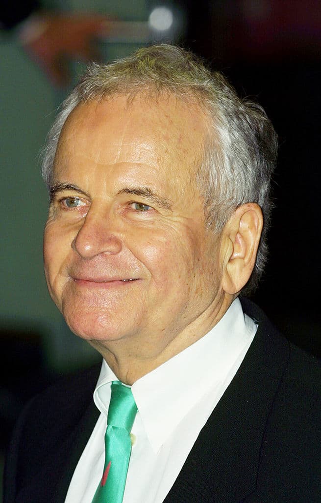 Ian Holm será para siempre recordado por protagonizar la película de 'The Lord of the rings'. El actor británico falleció a los 88 años, el 19 de junio. Desde hace mucho tiempo sufría parkinson.