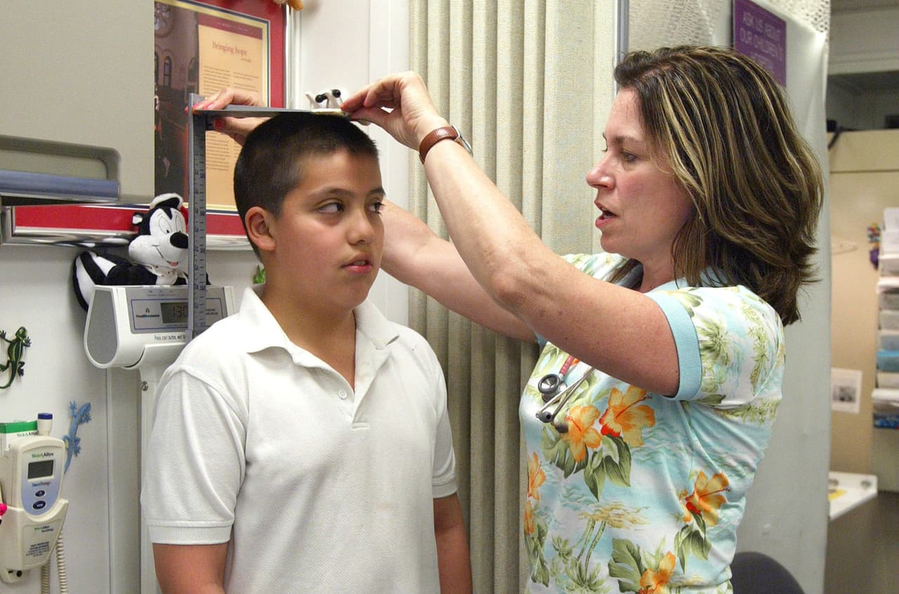 Por qué hay padres que inscriben a sus hijos en Medicaid aunque estén asegurados en el trabajo