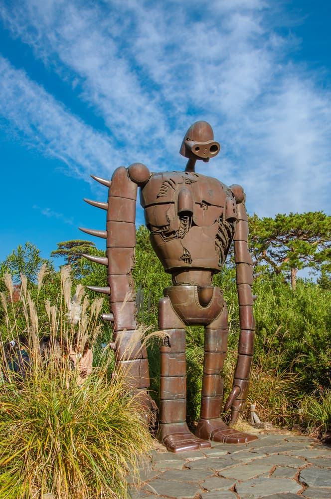 La obra del director de cine japonés se expone de distintas formas en este museo., por ejemplo con réplicas a escala real de protagonistas, reconstrucciones de casas, paisajes e incluso mundos.