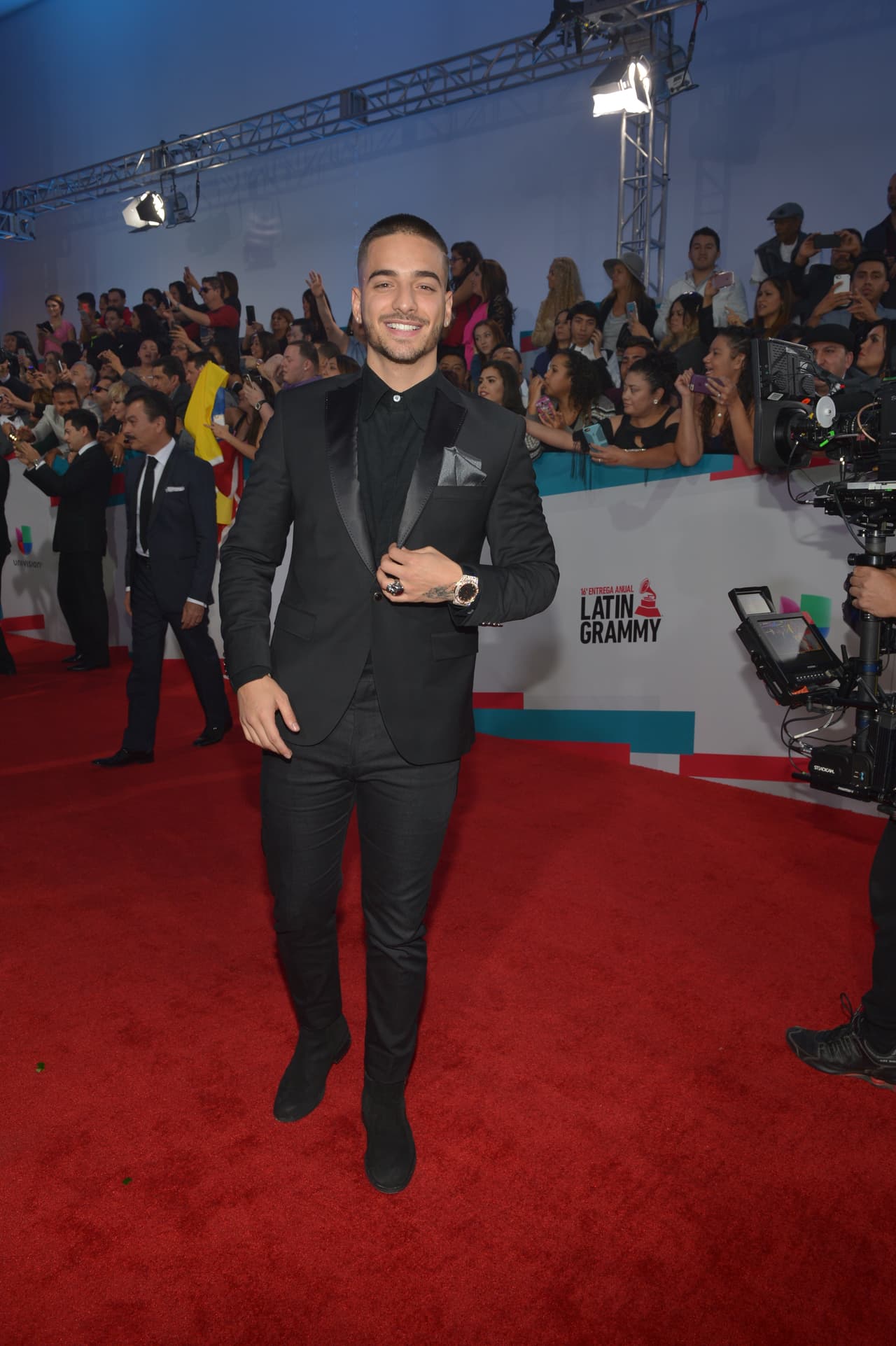 Así de flamante caminó por la alfombra roja.