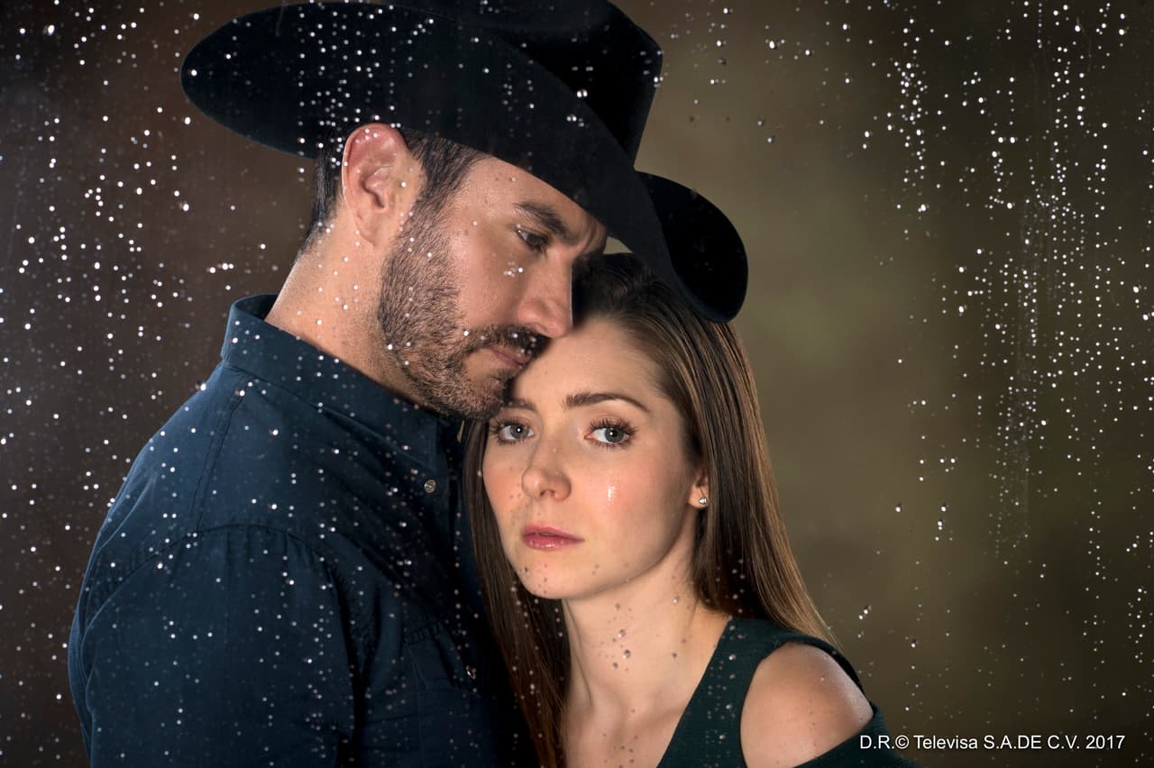 Aunque '
<b><a href="http://www.univision.com/novelas/la-doble-vida-de-estela-carrillo">La doble vida de Estela Carrillo</a></b>' se sigue transmitiendo por Univisión de lunes a viernes en punto de las 9pm/8c, ya se anunció la segunda parte de esta historia.