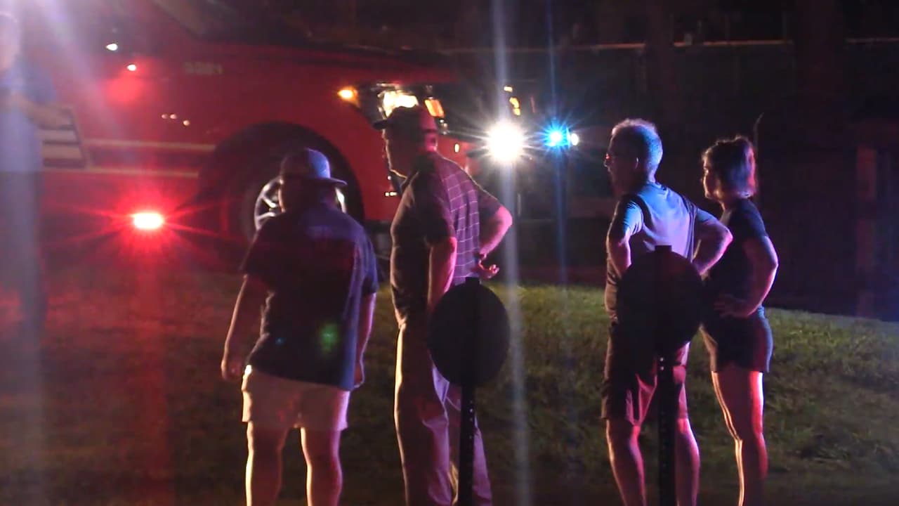 Muere un hombre al sufrir heridas en el abdomen por lanzar fuegos artificiales en Texas