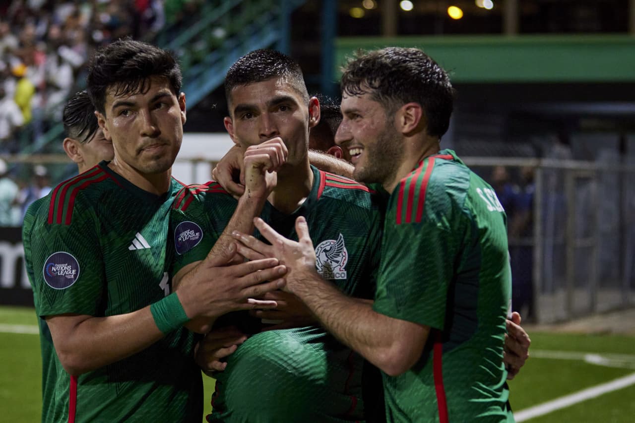 La Selección Mexciana sufrió por algunas momentos en el triunfo de 2-0 como visitante ante Surinam en el juego debut de Diego Cocca como nuevo director técnico.