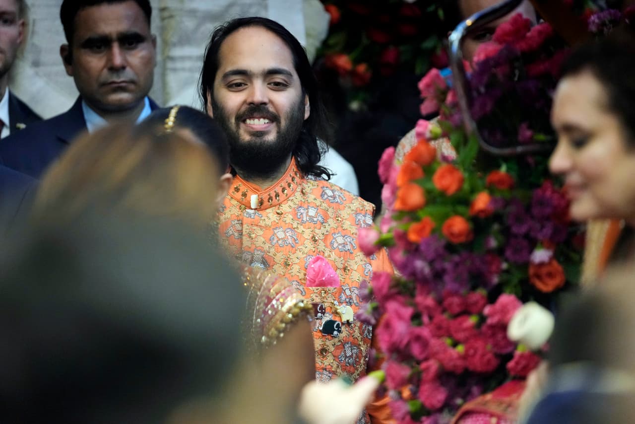 Anant Ambani, en el centro.