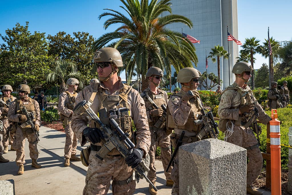 “No somos criminales”: inmigrantes reaccionan al apoyo militar en redadas de ICE en Tampa