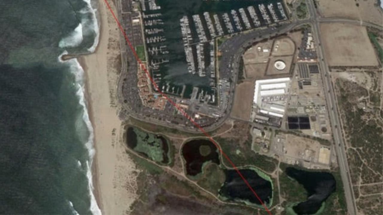 Un tornado golpeó a Ventura causando daños en la zona del muelle