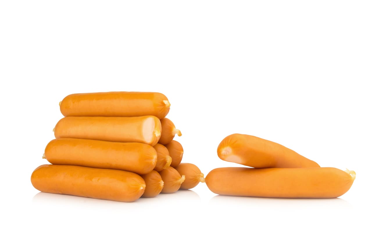 <b>Limita la presencia de carne roja</b> y 
<a href="https://www.wcrf.org/dietandcancer/recommendations/limit-red-processed-meat">reduce tanto como sea posible los procesados cárnicos</a>. Y, si los puedes eliminar, mejor. El vínculo entre el consumo de carne roja y procesada y el cáncer colorrectal se considera fuerte.