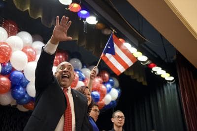 En su discurso de victoria, Morán reconoció y celebró los logros de los recién llegados latinos a la ciudad.
<br>
<br>"
<i><b>Mi victoria hoy es más grande que la mía y cada individuo en esta sala</b></i>", dijo Morán, de 52 años, a una multitud de seguidores que ondeaban banderas puertorriqueñas en el salón de baile presidencial de la ciudad en la Torre Lincoln el martes, 5 de noviembre por la noche.