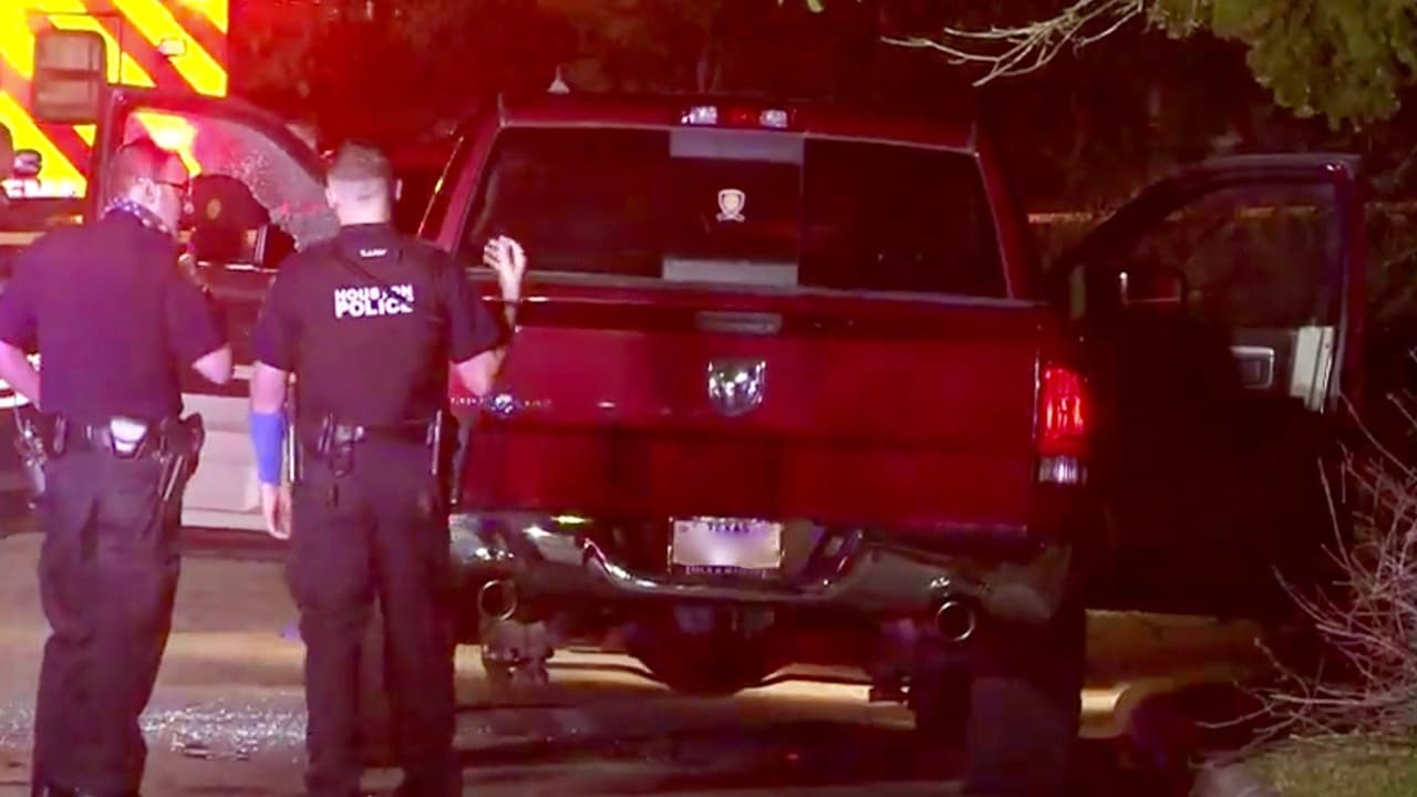 Matan a tiros a joven hispano tras discusión por orinar en la calle al norte de Houston