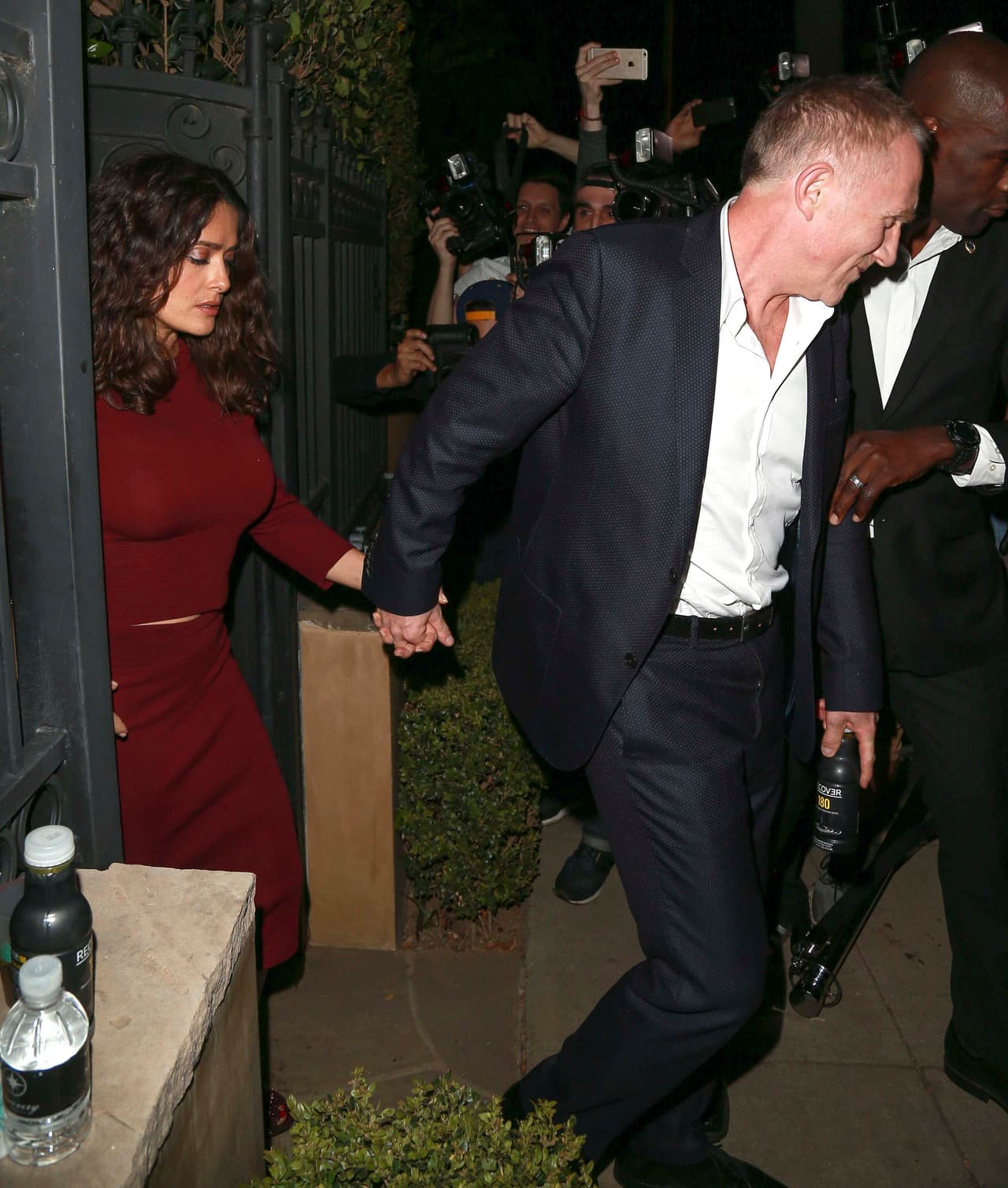 A su salida del evento.