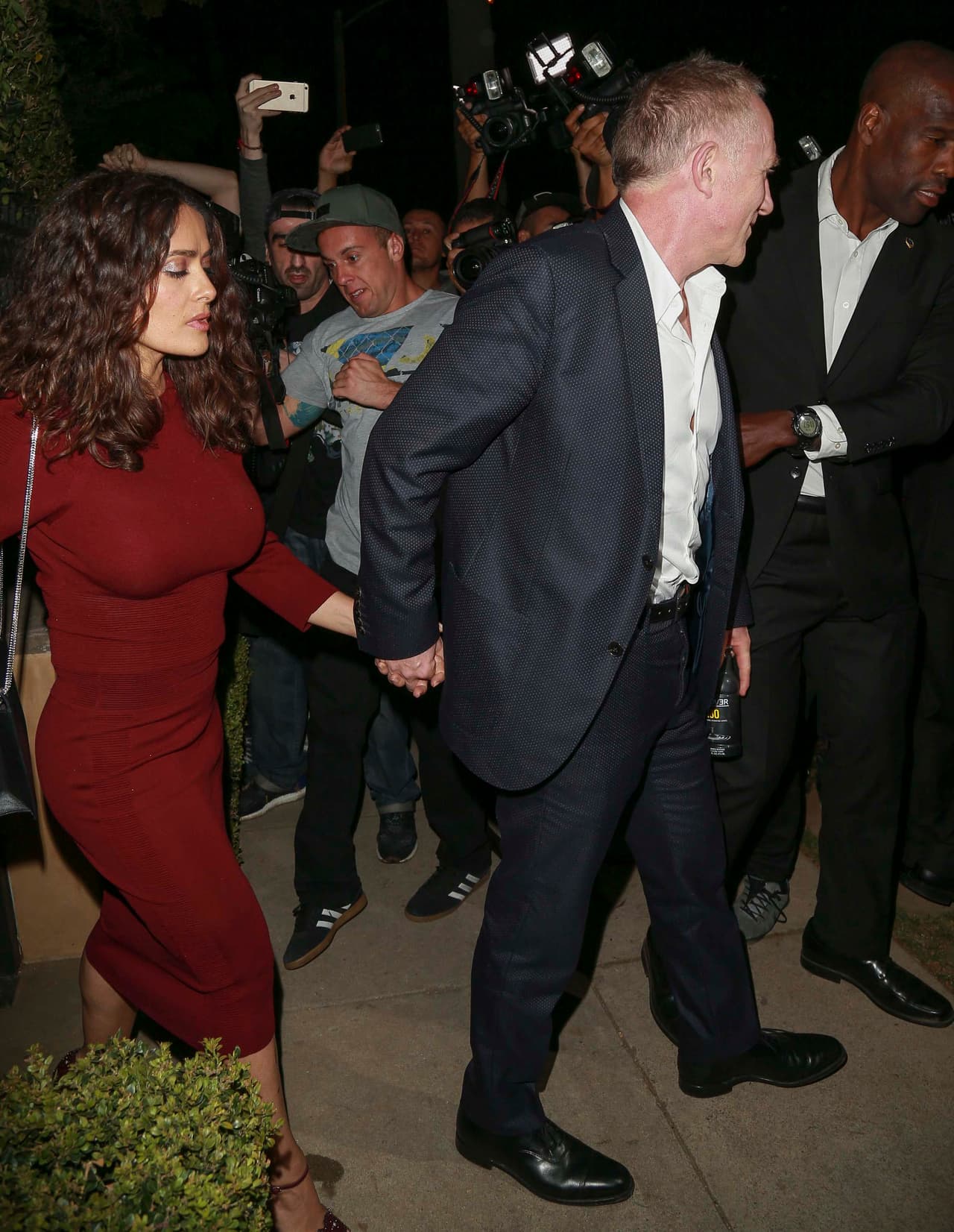 Salma Hayek celebrando el Día de Muertos.