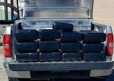 Perla Guzmán fue detenida por transportar 12 paquetes con marihuana pesando un total de 274.5 libras.