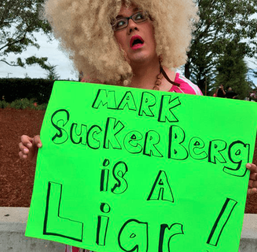 Decenas protestan contra política de “nombres reales” de Facebook