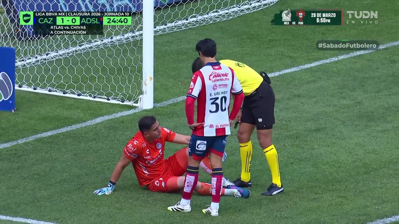 ¡Se encienden las alarmas en San Luis! El arquero Andrés Sánchez no puede continuar y sale de cambio