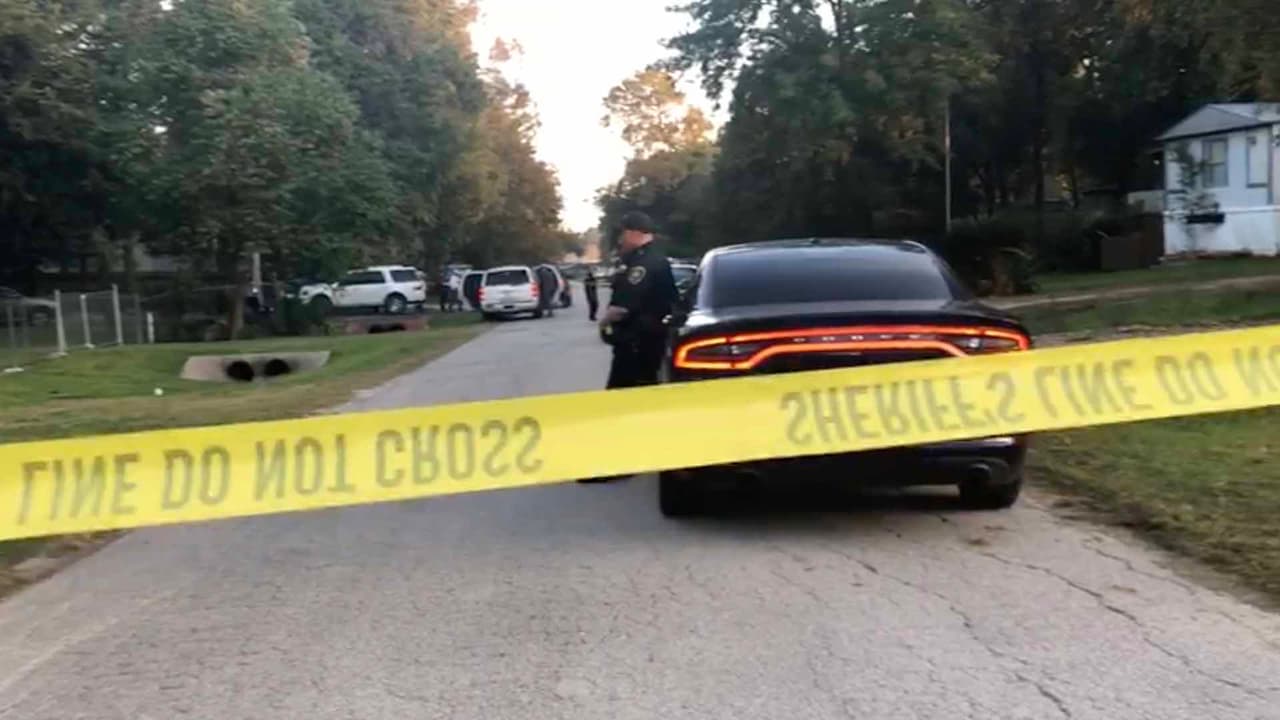 Muere un sospechoso tras amenazar a oficiales con un cuchillo al norte de Houston