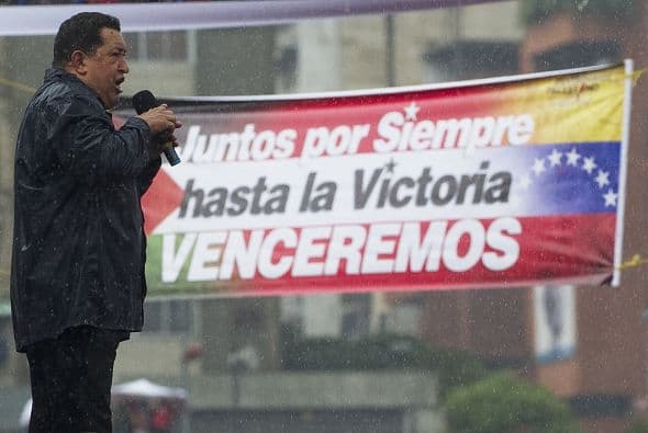 "Esta avalancha bolivariana que viene recorriendo el país en las últimas semanas, en los últimos días, ahora tenemos que convertirla en una avalancha de votos el próximo domingo", insistió.