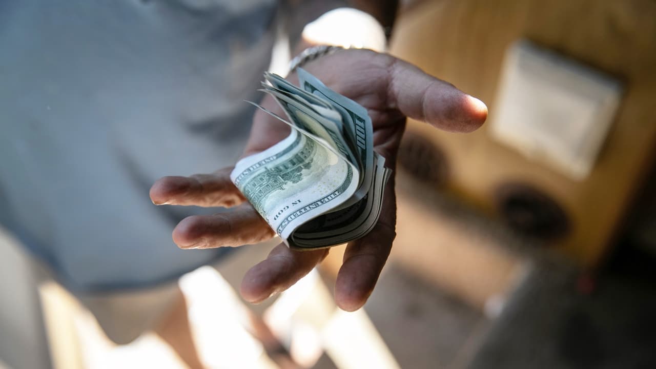 Es uno de los más altos del país ¿Cuánto subirá el salario mínimo en Arizona para el 2023?