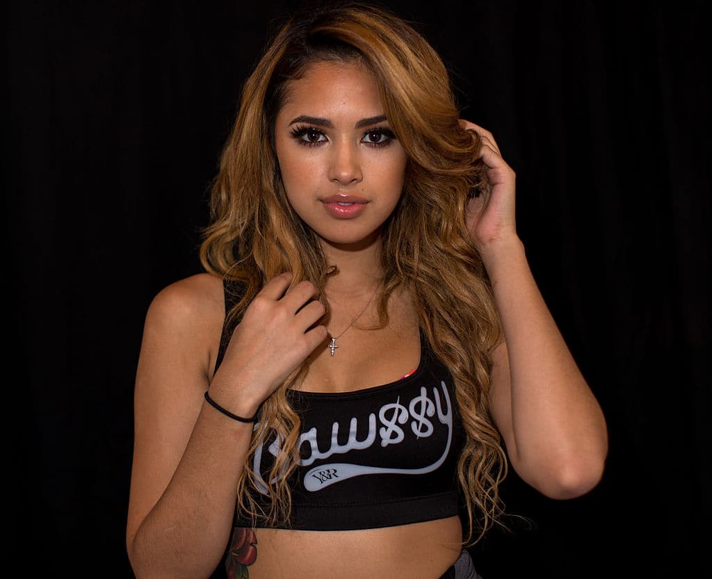 <b>Jasmine V</b>
<br>Desde los 16 años ha trabajado al lado de Justin Bieber, Sean Kingston y Nick Jonas, entre otros.