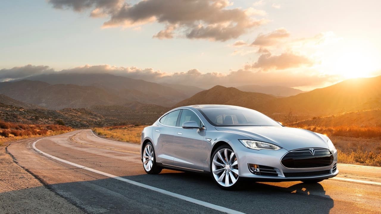 El Tesla Model S es el 
<b>sedán eléctrico grande de lujo</b> del fabricante californiano introducido al mercado en junio de 2012.