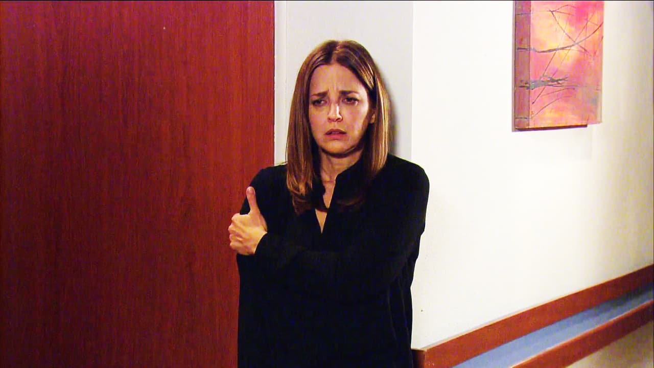 Otro poquito y te descubre. ¡Qué mala suerte que no te vio!