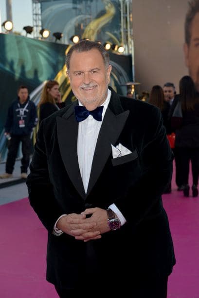 El arte es otra de sus asiones. Además, es un ávido coleccionista de autos deportivos.