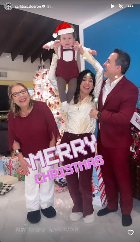 A través de las redes sociales, Carlitos Calderón compartió esta tierna imagen en la que posó al lado de su baby León.