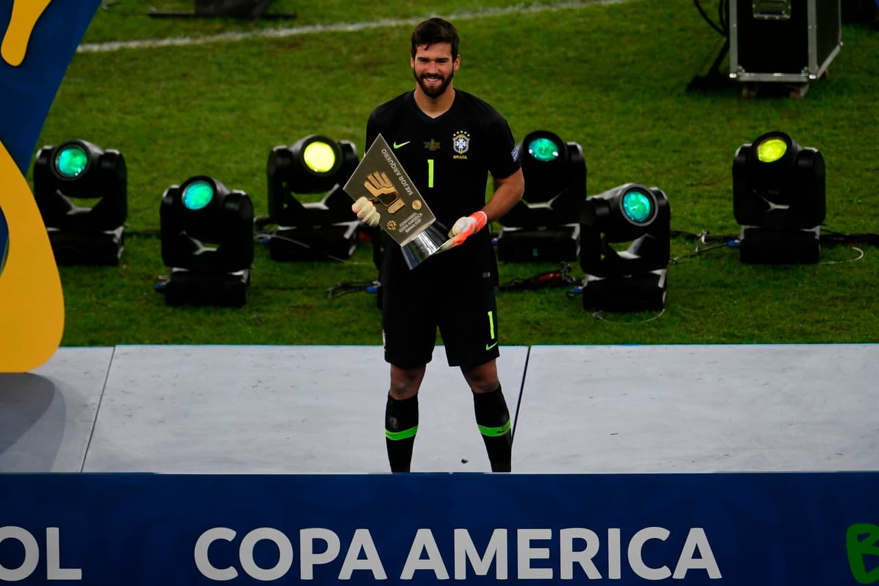 El arquero Alisson solo recibió un gol en el torneo, ganando el premio al mejor guardameta.