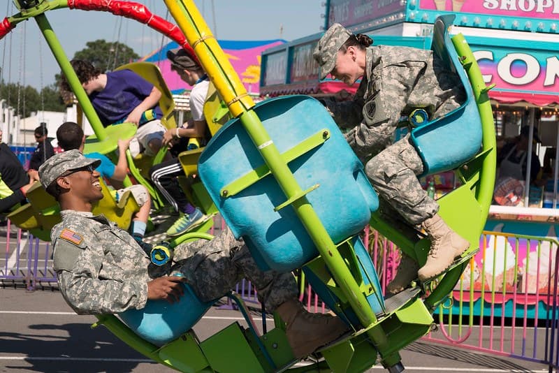 Conoce más sobre Fort Bragg Fair, 
<b><a href="https://bragg.armymwr.com/calendar/event/23406">aquí</a></b>.