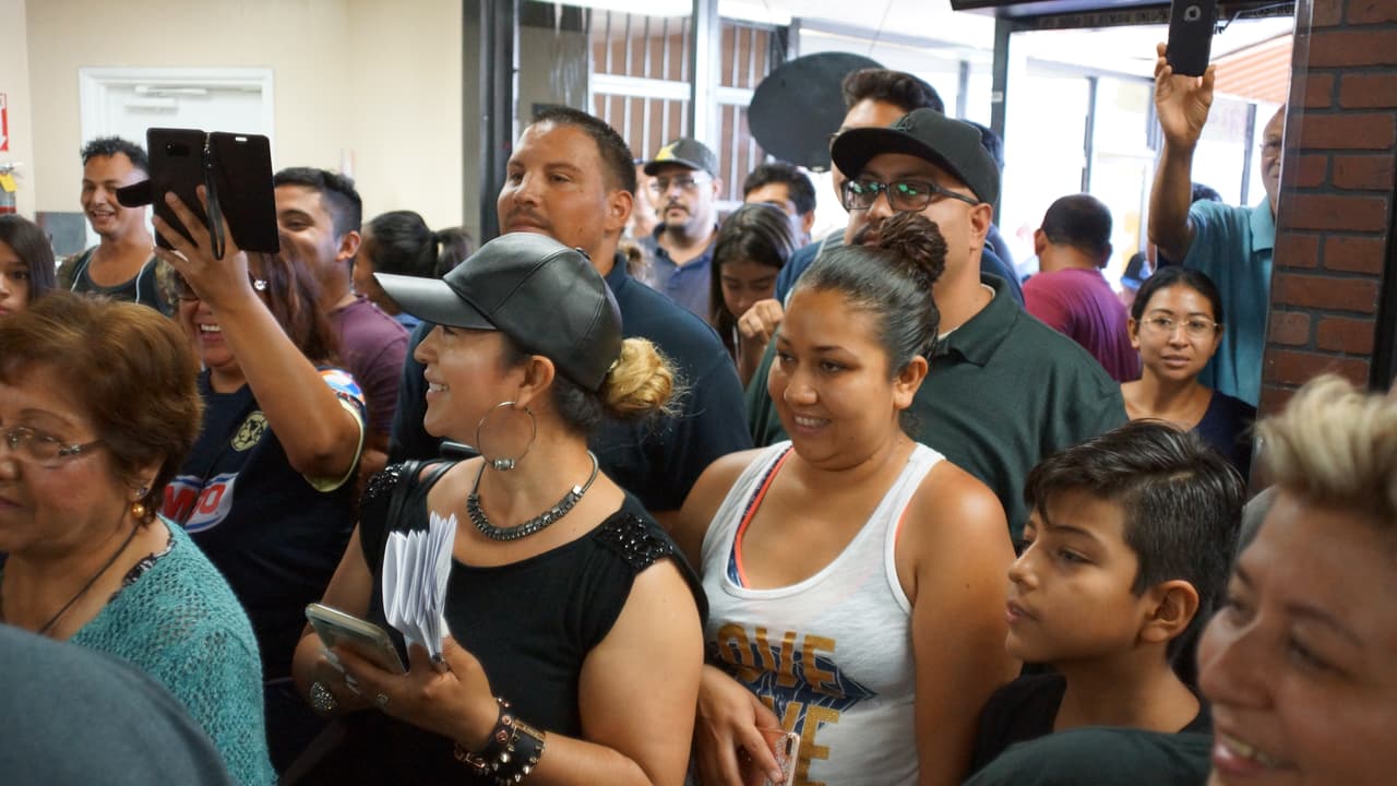 La Hondureña confía en que su selección le gane a México y en un próximo partido, y no tiene problema con seguir pagando apuestas hasta lograr que El Feo y El Pelón sean los que paguen el siguiente reto.