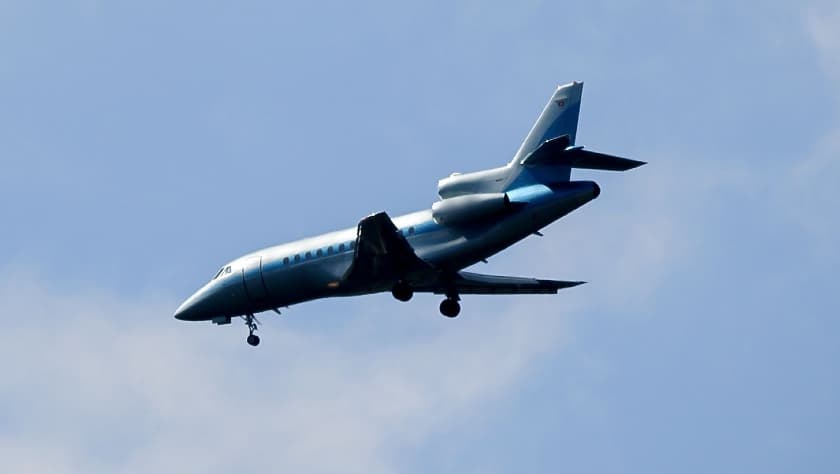 La historia del 'avión fantasma' que cambió de rumbo y desapareció: un prominente empresario y su familia a bordo murieron en el mar