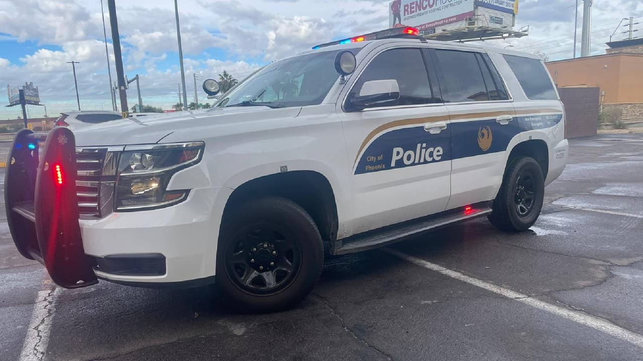 Hombre muere apuñalado durante un asalto en Phoenix; hay dos detenidos