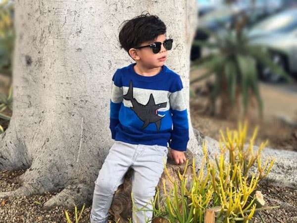 Este pequeño fashionista es Matteo Marrero Espinoza, hijo de la presentadora mexicana Alejandra Espinoza.