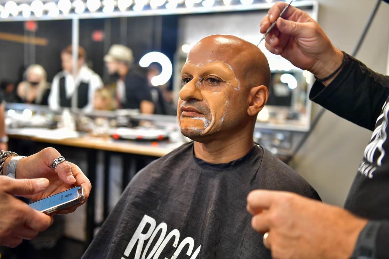 La caracterización más esperada de la noche sin duda fue la de 
<b>Michael Stuart</b>, quien tuvo el desafío de 
<b><a href="https://www.univision.com/shows/tu-cara-me-suena/michael-stuart-se-transforma-en-celia-cruz-para-tu-cara-me-suena-2022-y-logra-un-momento-unico-video">homenajear a Celia Cruz,</a> </b>una de las cantantes latinas más representativas de la historia.