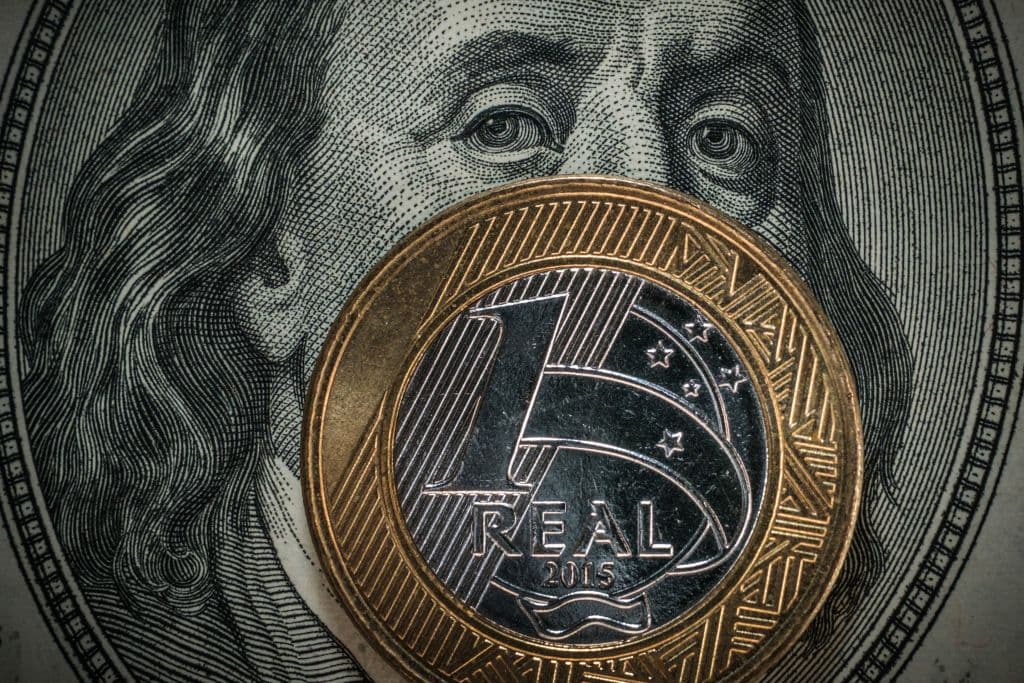 <b>7.</b> 
<b>Brasil. </b>En 2020 recibió un total de 
<b>$3,600 millones en remesa</b>s. También es uno de los países desde los que más caro resulta enviar y recibir dinero en efectivo.