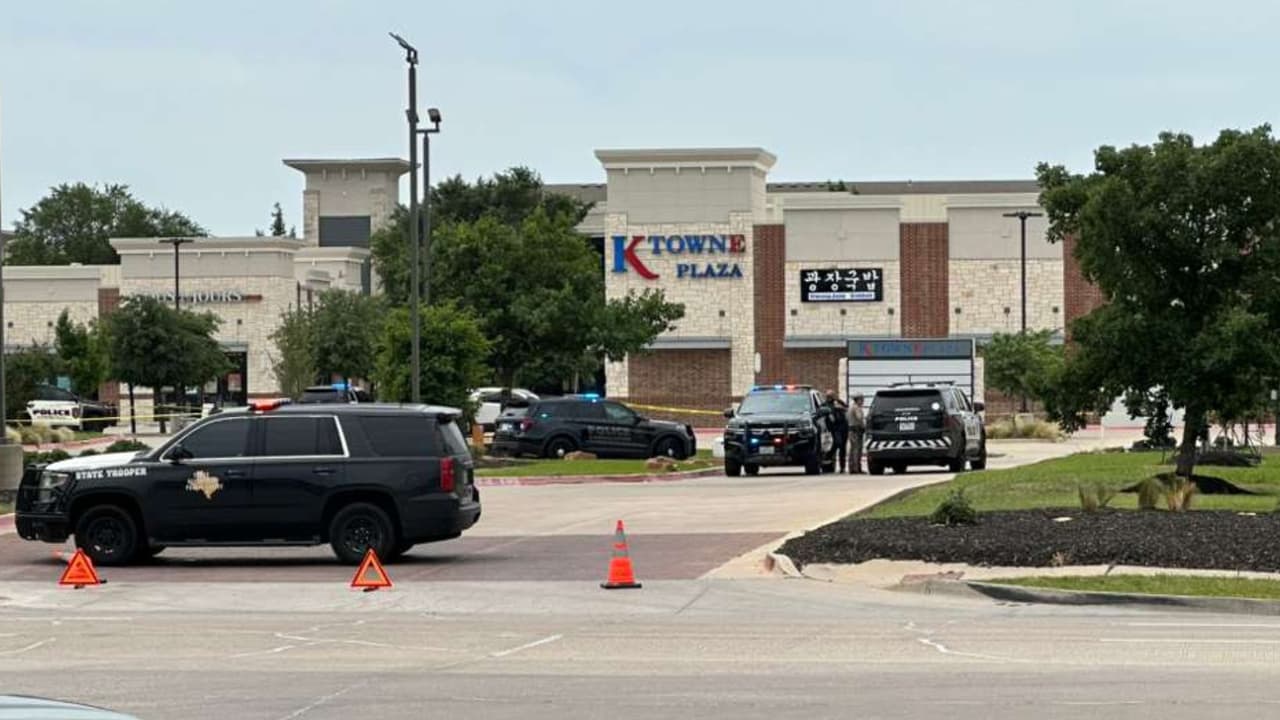 Sospechoso abre fuego en K-Town Plaza de Carrollton y mata a dos