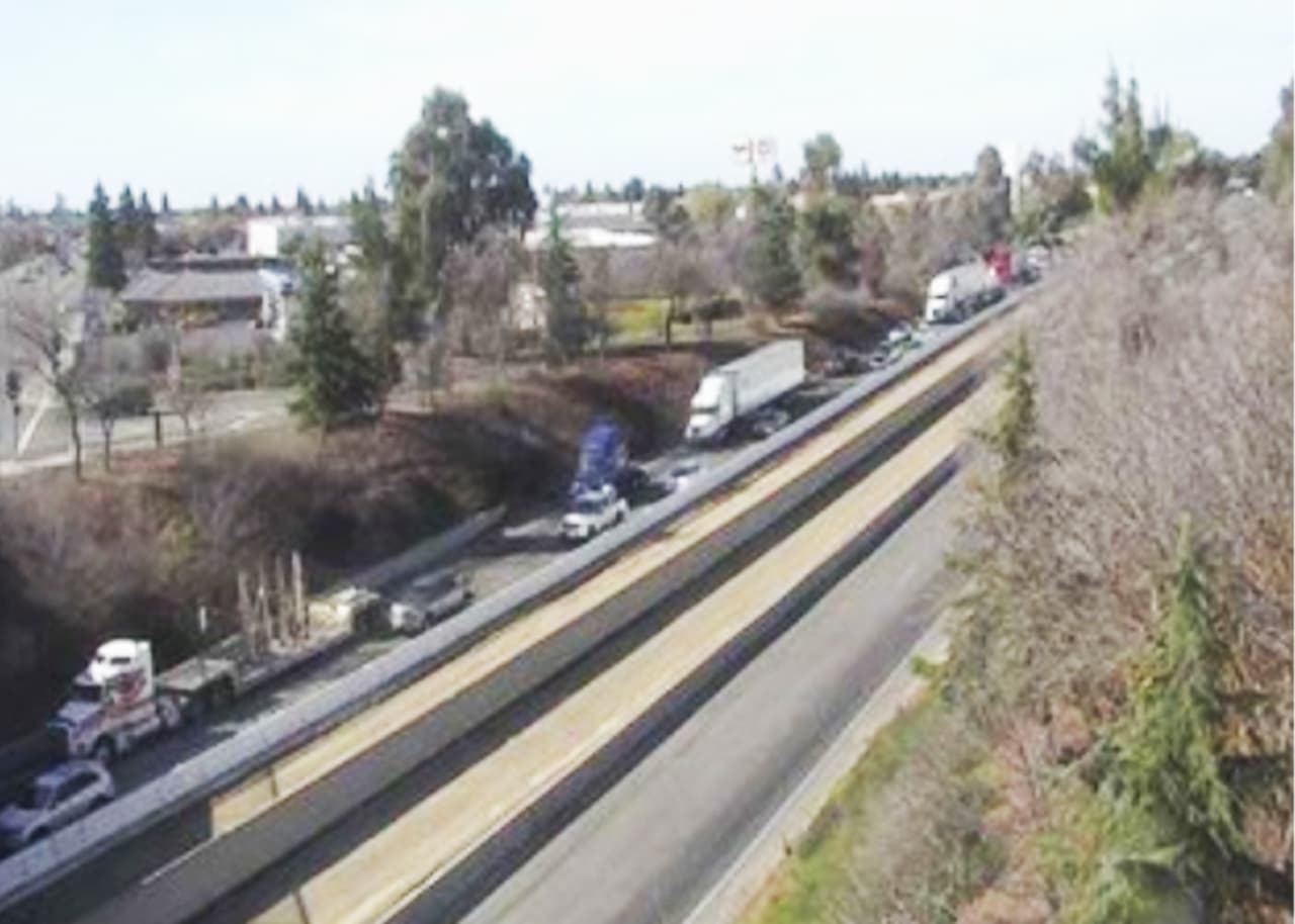 Dos accidentes de tráfico provocan demoras en la carretera 99 en el condado de Madera