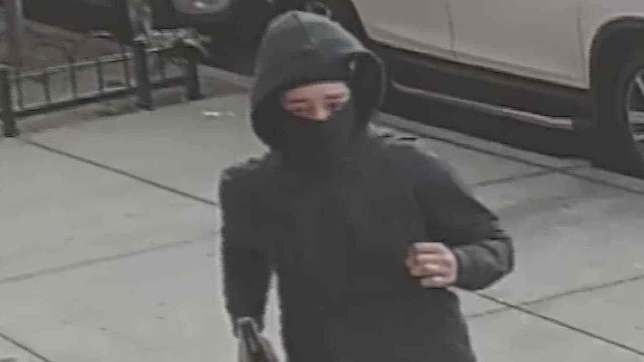 Tiroteo en El Bronx deja dos heridos; responsable continúa prófugo