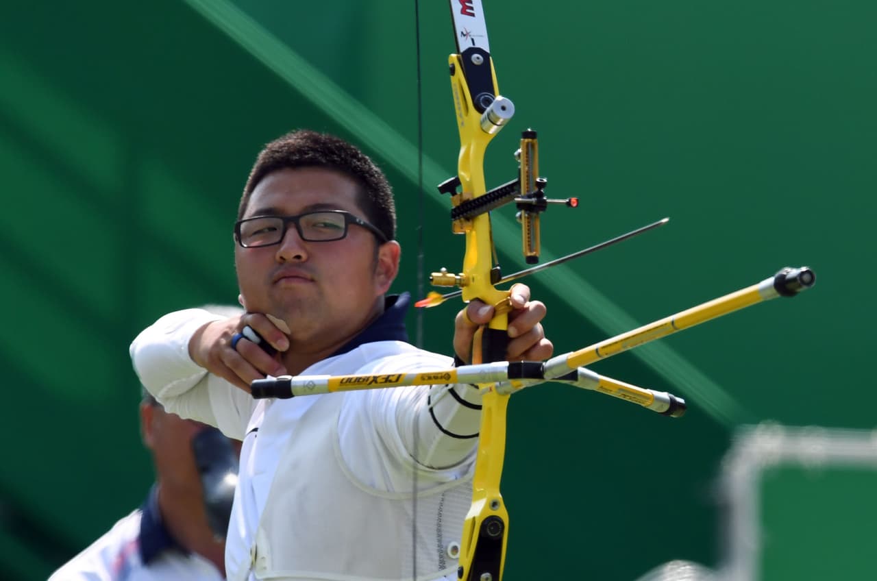 El surcoreano Kim Woo-Jin fue sorprendido en la segunda ronda del tiro con arco individual y quedó fuera de la lucha por la medalla.