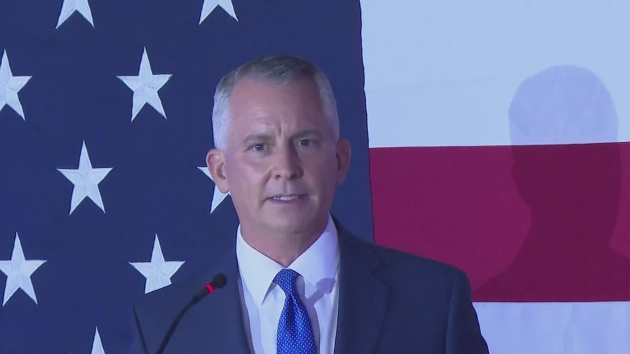 David Jolly gana la candidatura demócrata a la gobernación de Florida, según proyección de AP