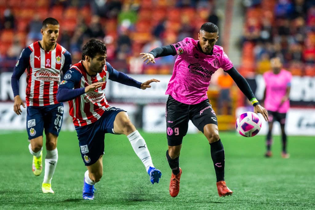Las ofensivas salen dormidas y el marcador se queda igual de principio a fin y se conforman con el 0-0.