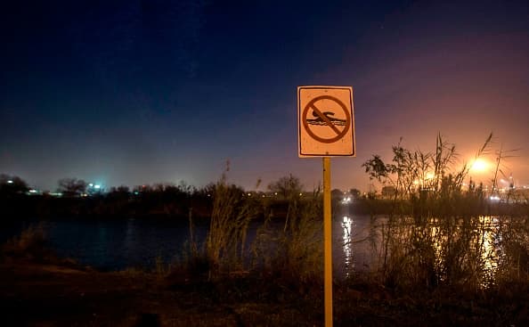 Activistas y autoridades piden a emigrantes que no intenten cruzar el Río Bravo por las bajas temperaturas