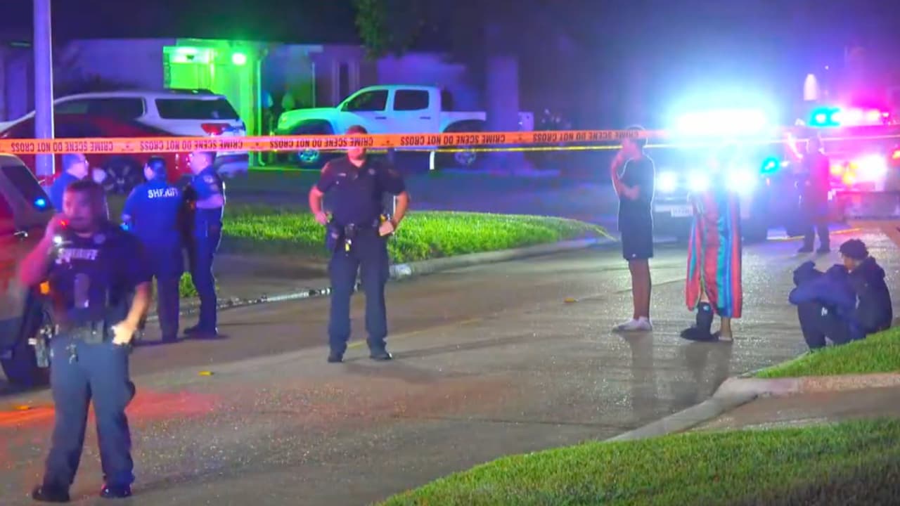 Un agente fuera de servicio balea a dos menores que huían de un tiroteo en Texas: uno de ellos murió