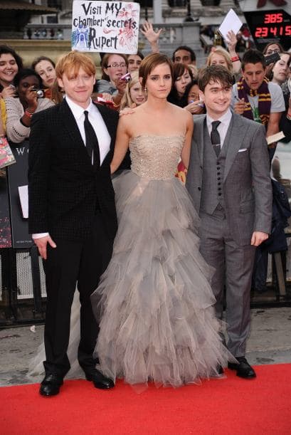 "Harry Potter y la piedra filosofal", el primer volumen de la saga escrita por la británica J.K. Rowling, se publicó en 1997 tras haber sido rechazado por una decena de editoriales. La primera tirada fue de 1,000 ejemplares, la mitad destinados a bibliotecas.