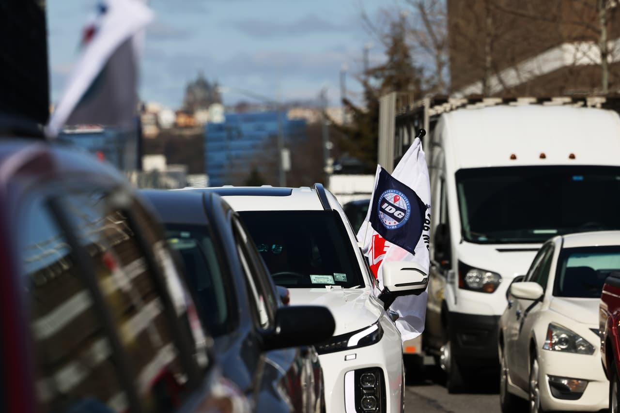 Estos trabajadores han visto reducidos sus ingresos debido al alza en los precios de los combustibles.
<br>