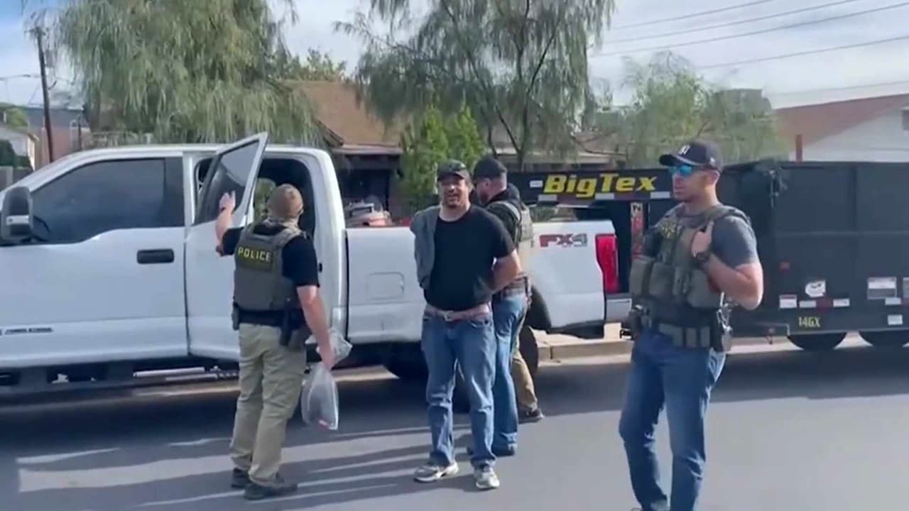 Agentes de inmigración detienen a un padre de familia en Phoenix y desatan alarma